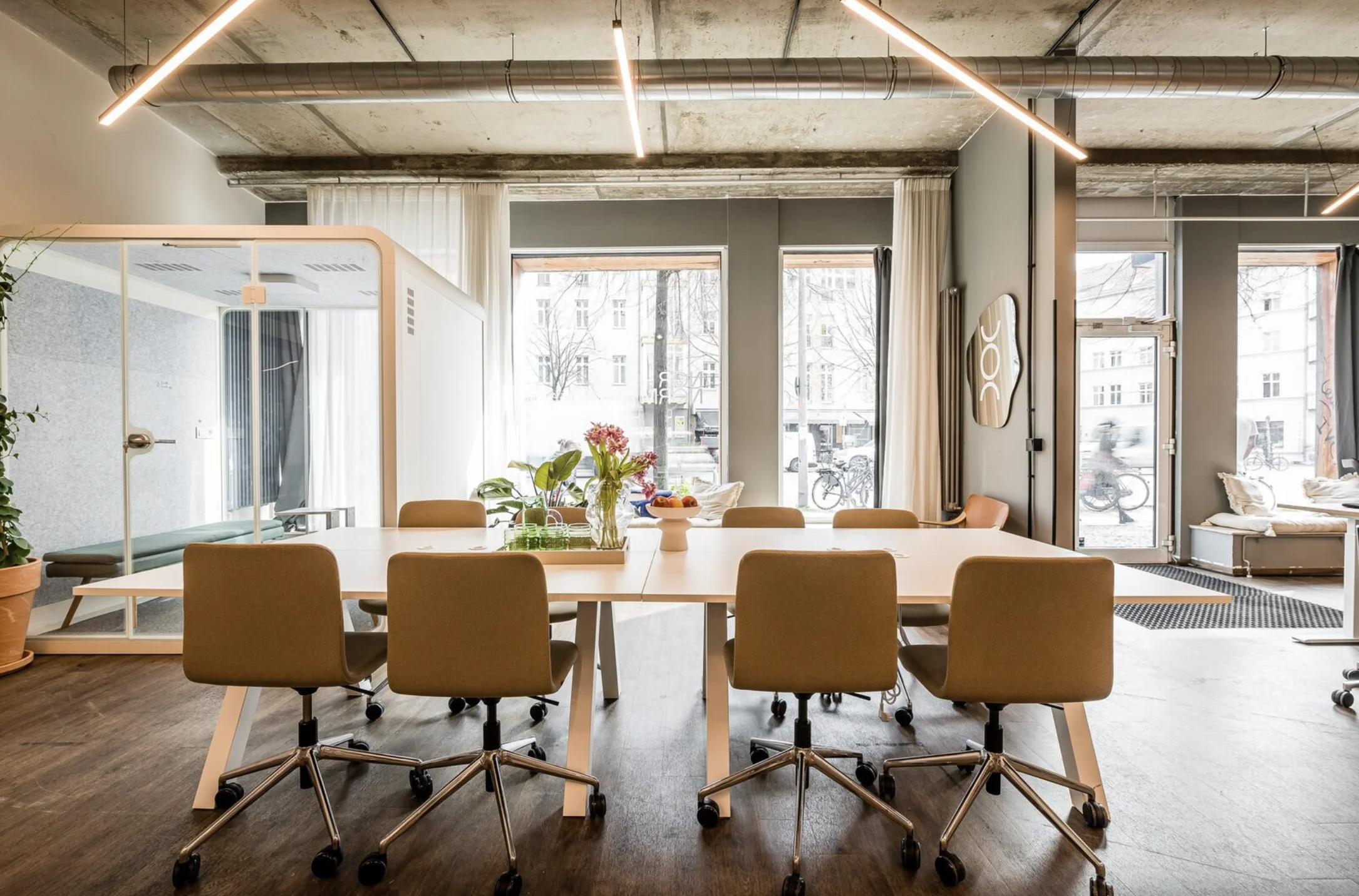 Flexible workspace at THE GATE Berlin